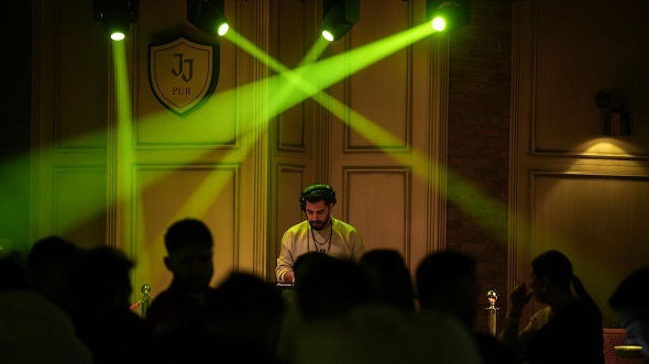 DJ Hakan Atılmış: Ritmin ve Enerjinin Adı