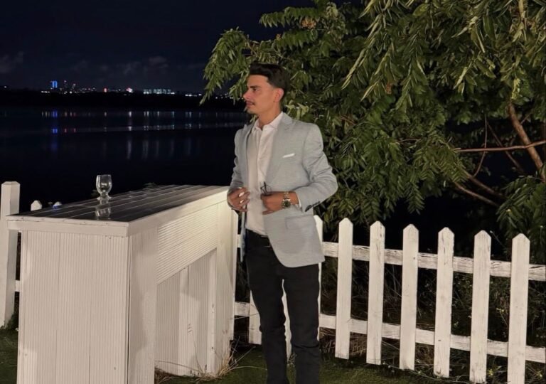 Mustafa Algür kimdir?